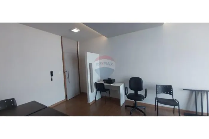 Sala com 24 m² no bairro Luxemburgo