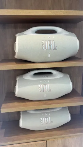Caixa de som Nova JBL BomBox 4