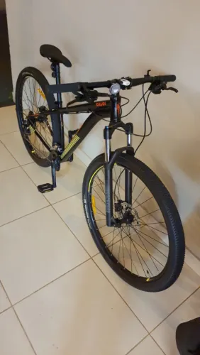 Mountain Bike Caloi Moab, Aro 29, Freio a Disco Hidráulico e Câmbio Shimano Alivio
