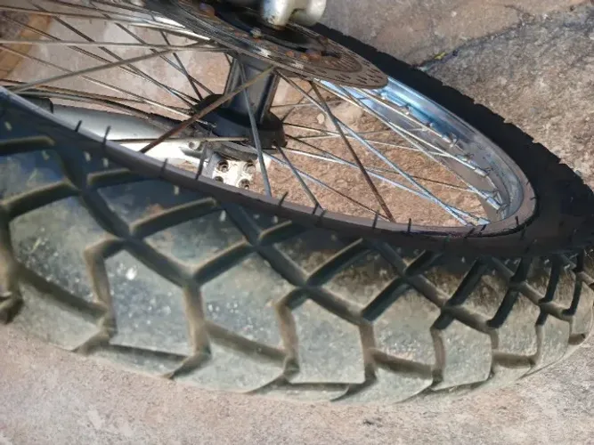 pneu e roda nx 200