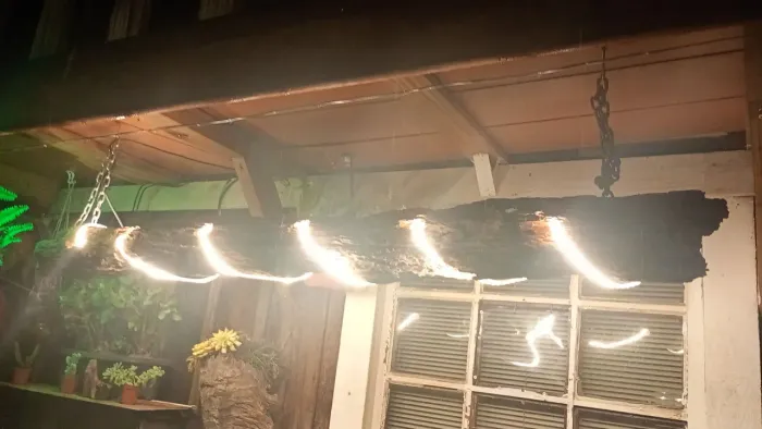 Luminárias de toco de madeira feito a mão