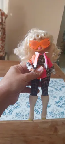 Boneca Lol OMG con óculos de sol 25 cm USADA
