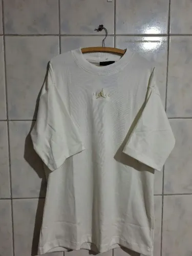 Camiseta Oversized Tam. G (Suedine 50.1/Jordan)