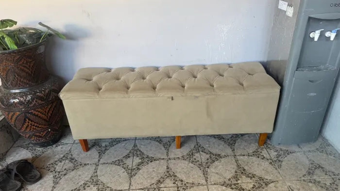 recamier com pés (puff baú grande)