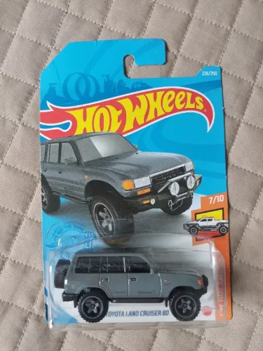 Hot Wheels Toyota Land Cruiser 80 - Lacrada