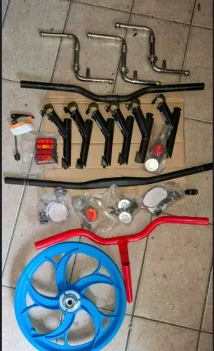 Peças e componentes para bicicleta tudo por 100 reais vamos negociar!