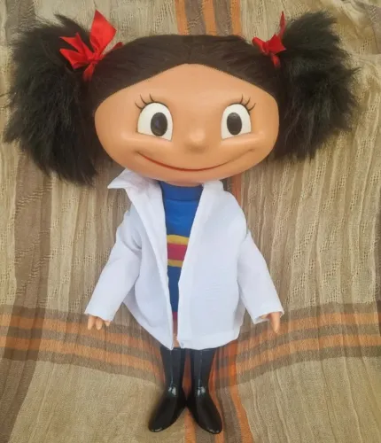 Boneca Luna Cientista
