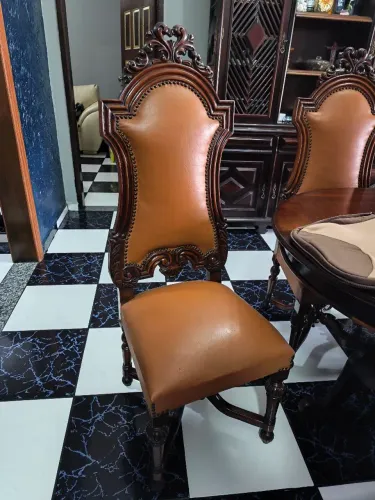 Conjunto de cadeiras estilo clássico/imperial