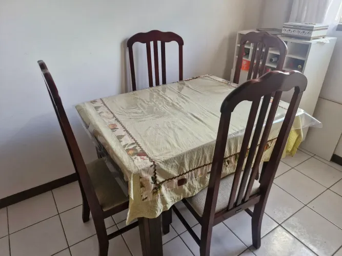 Mesa retrátil 4 lugares