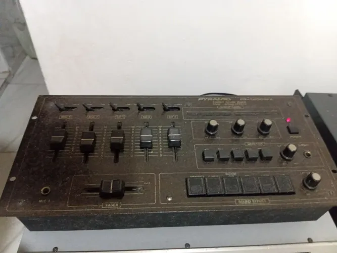 Mixer Pyramid PR-4800SFX