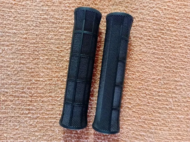 Manopla para bikes tenho várias novíssimas