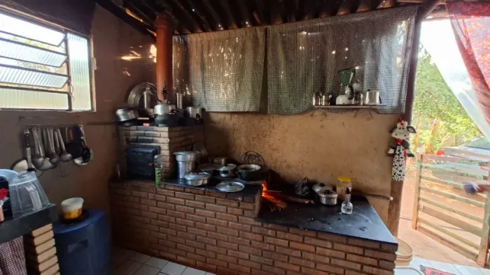 Chácara de 2000m2 com casa, água, é luz proximo a 040