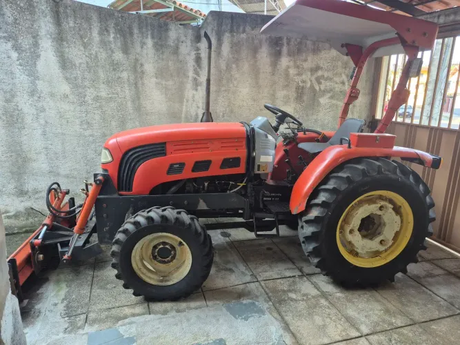 Trator agrícola