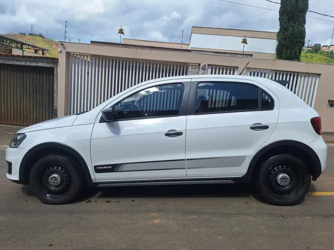 Volkswagen Gol Geração VI Track 1.0 8V MI Total Flex Mec. 4P 2014