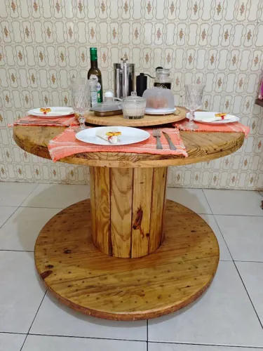 Mesa Carretel de Madeira