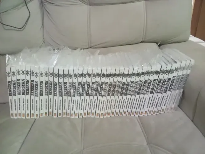 Manga berserk 1 ao 40 em perfeito estado 