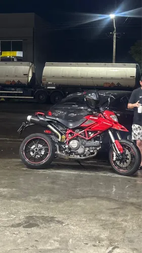 Ducati Hypermotard 796