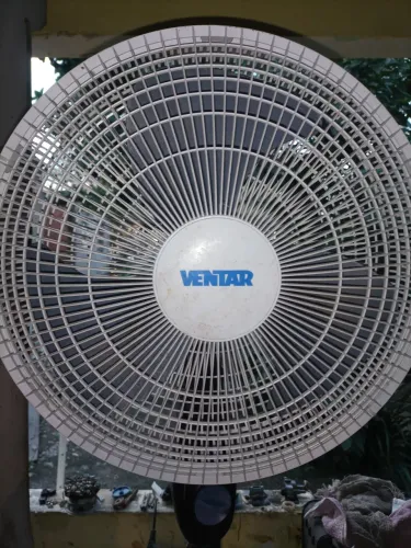 Vendo ventilador funcionando perfeitamente por 90.00 não entrego