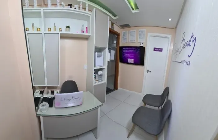Mesa em MDF com Tampo de Vidro 
