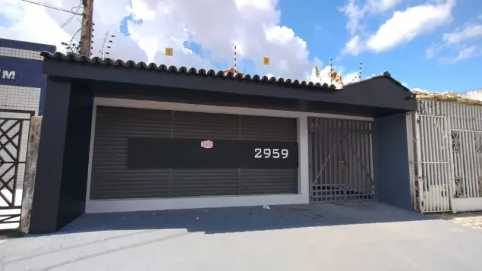 ALUGO CASA COMERCIAL 400m² NO BAIRRO MARCO TRAVESSA MARIZ E BARROS