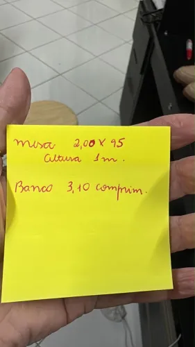Mesa e bancos alto padrão