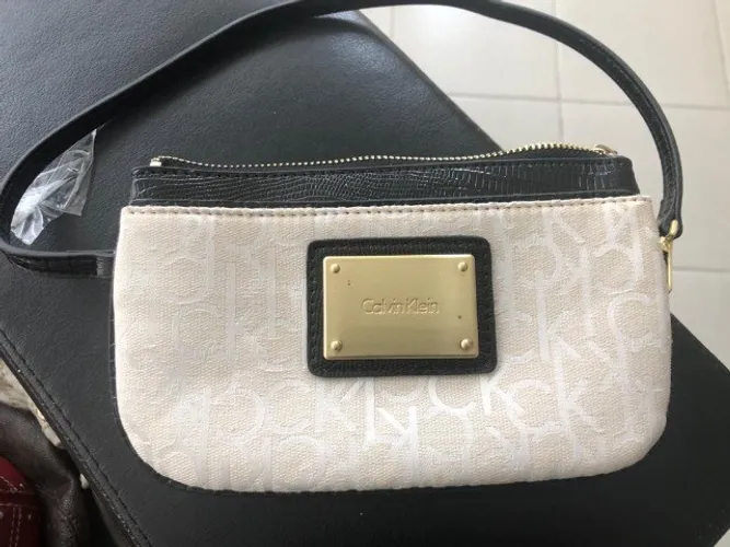 Bolsa clutch Calvin Klein 