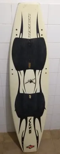 De$950 por $550 Prancha De Kitesurf Naish