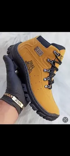 bota cat versales