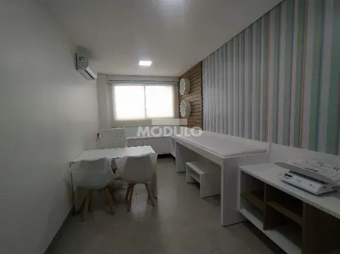 Sala para locação no bairro Osvaldo Rezende