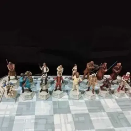 Tabuleiro de Xadrez + 32 Peças De Xadrez - Star wars