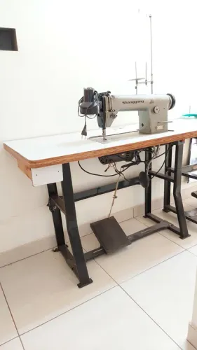 Máquina de Costura Reta Industrial 