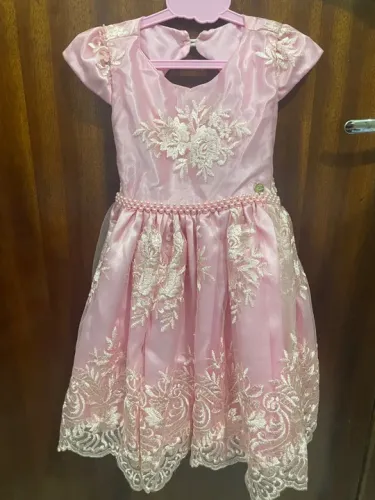 Vestido de festa para criança de 1 a 2 anos.