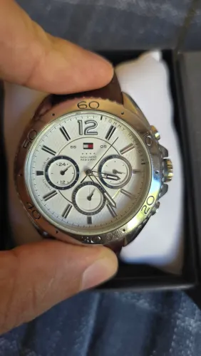 Relógio Tommy Hilfiger Masculino - Elegância e Estilo