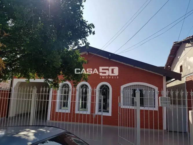 Casa a venda na Vila Perseu Leite de Barros