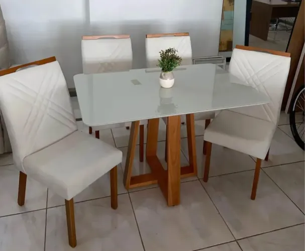 Mesa de jantar emilee com 4 cadeiras madeira macica