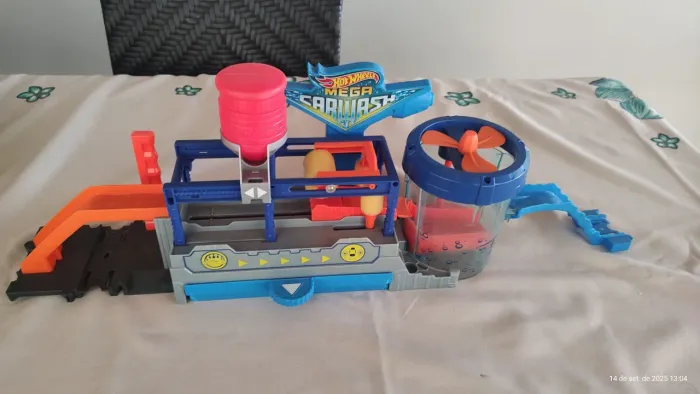 Hot Wheels Mega Car Wash