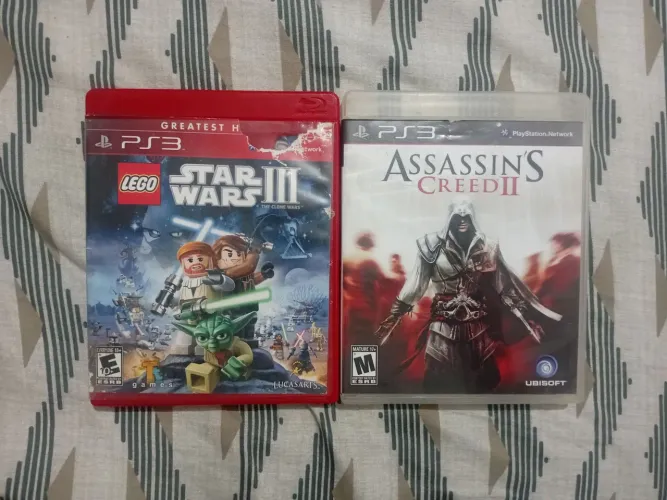 Jogos de PS3: Lego Star Wars III e Assassin's Creed II