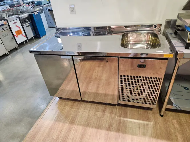 balcão refrigerado 1,5M com cuba a direita (Vinicius)