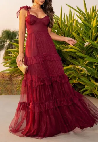 Vestido de festa longo marsala com detalhes