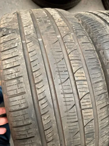 Pneu 285/45/22 Pirelli Scorpion  80 % vida útil
