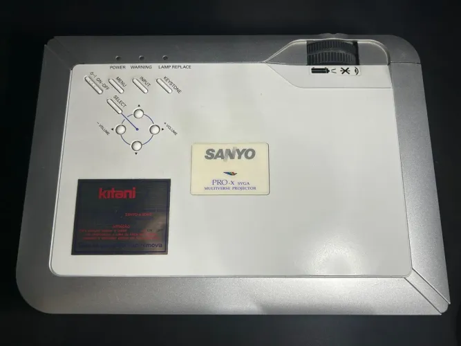 Projetor Sanyo PLC-SU70 (PRO-X) SVGA Multimídia - Completo com Controle 
