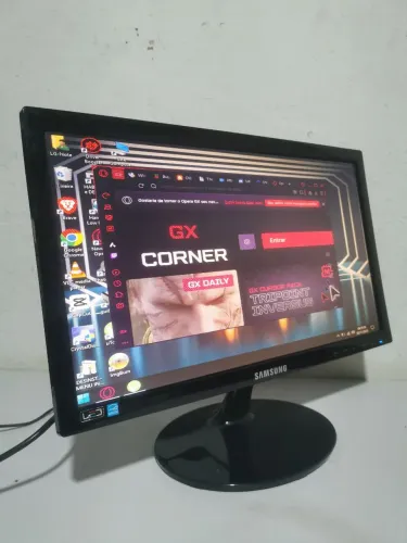 Monitor Samsung LED, conexão VGA e DVi excelente estado!