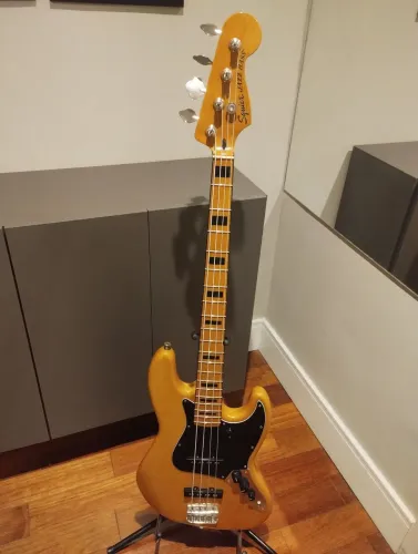 Baixo Squier Jazz Bass Classic vibe 70's