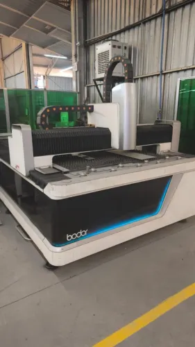 Máquina CNC de corte laser fibra Bodor F3015