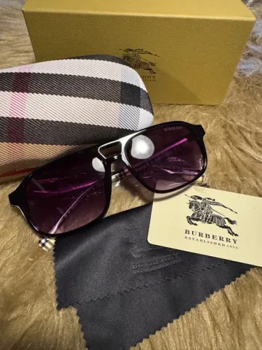 Óculos de Sol Burberry - Novo