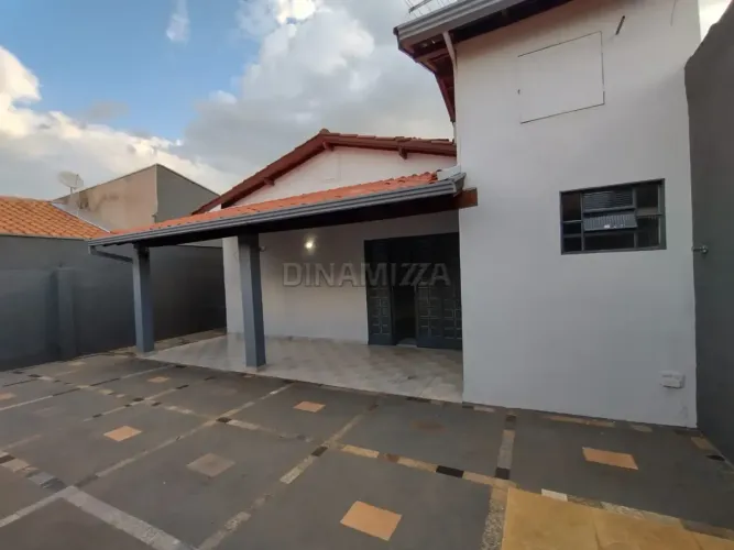 Casa em excelente localização no Bairro Santa Maria