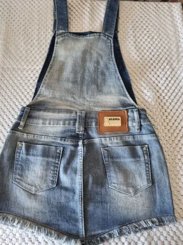 Jardineira jeans