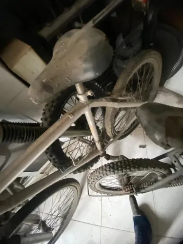 3 BICICLETA 1 CROSS ARO 20 1 GRANDE DE ALUMÍNIO ARO 26 1 PEQUENA ARO 16