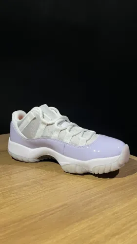 Air Jordan 11 Low