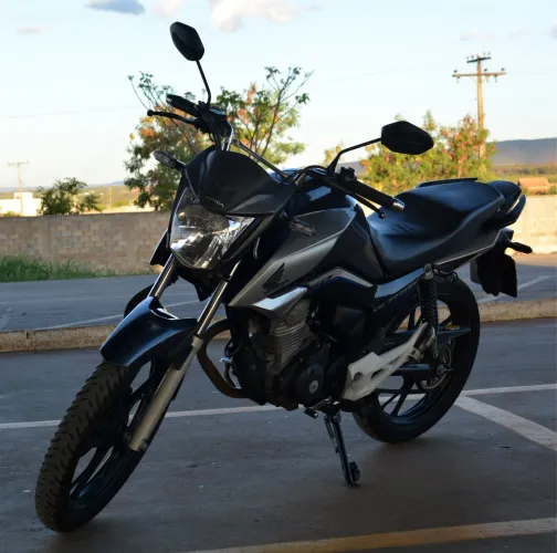 Titan 160 2022 em excelente estado